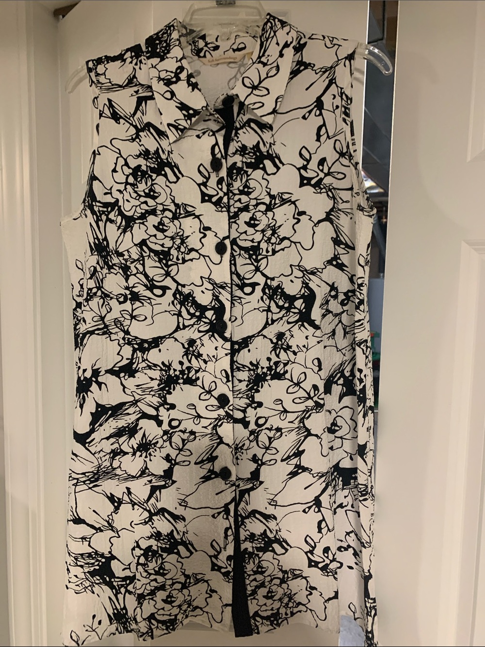 Sleeveless Black & White Floral Tunic Top